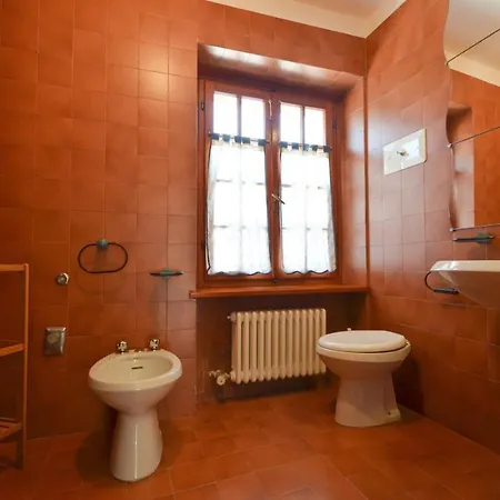 Interno 3 مالتشيزينيه