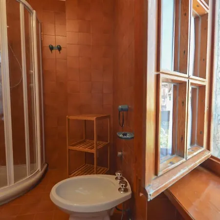 Interno 3 *