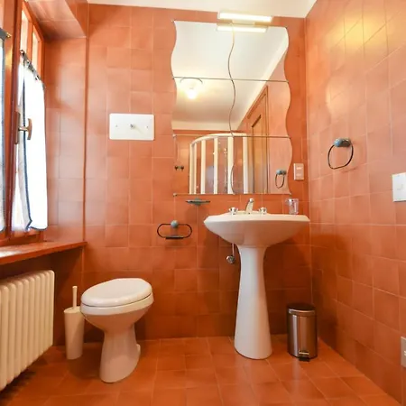 Interno 3 *